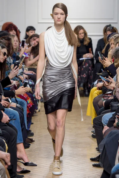 Look 8